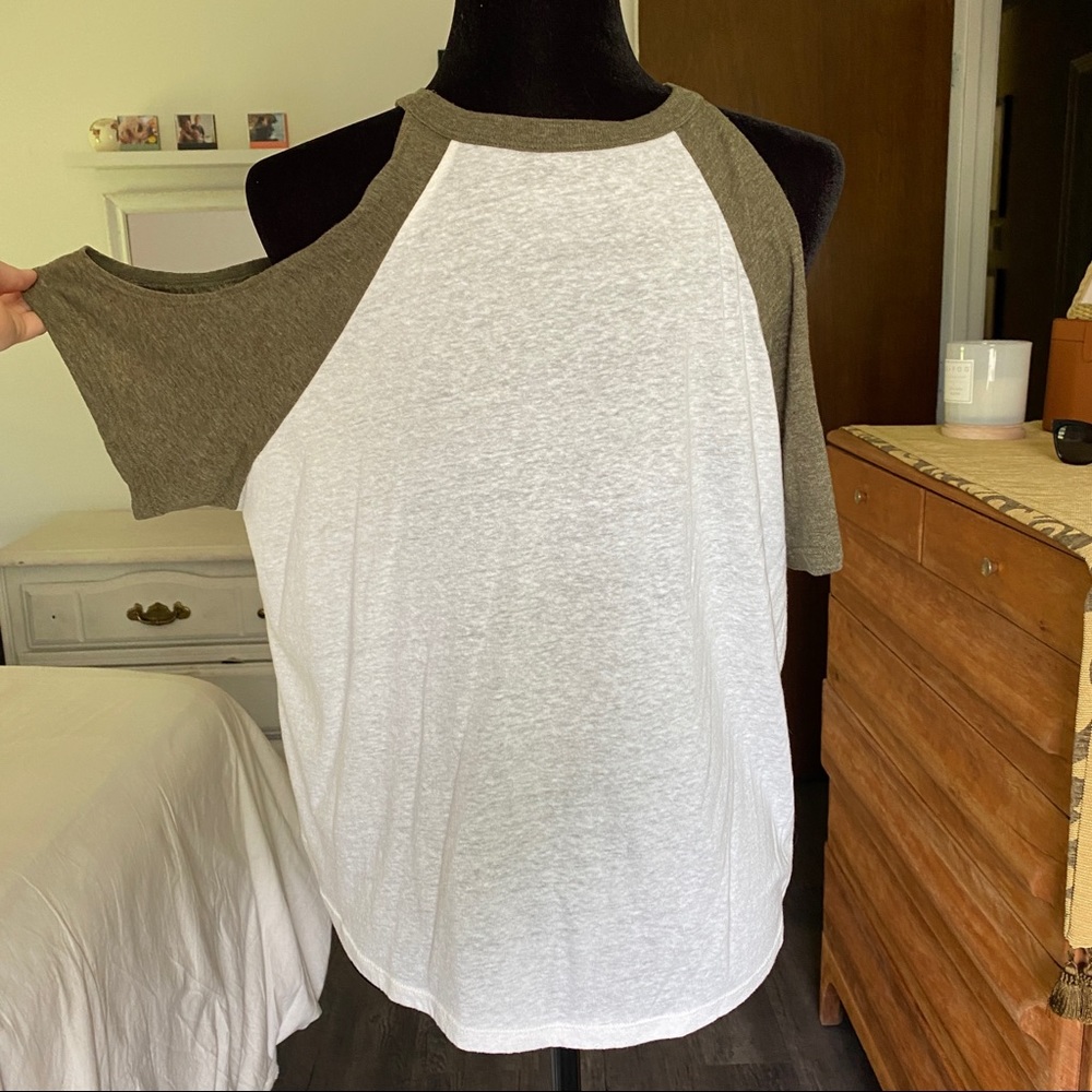 Me to We Off-White Tee with Cut Out Sleeves Large